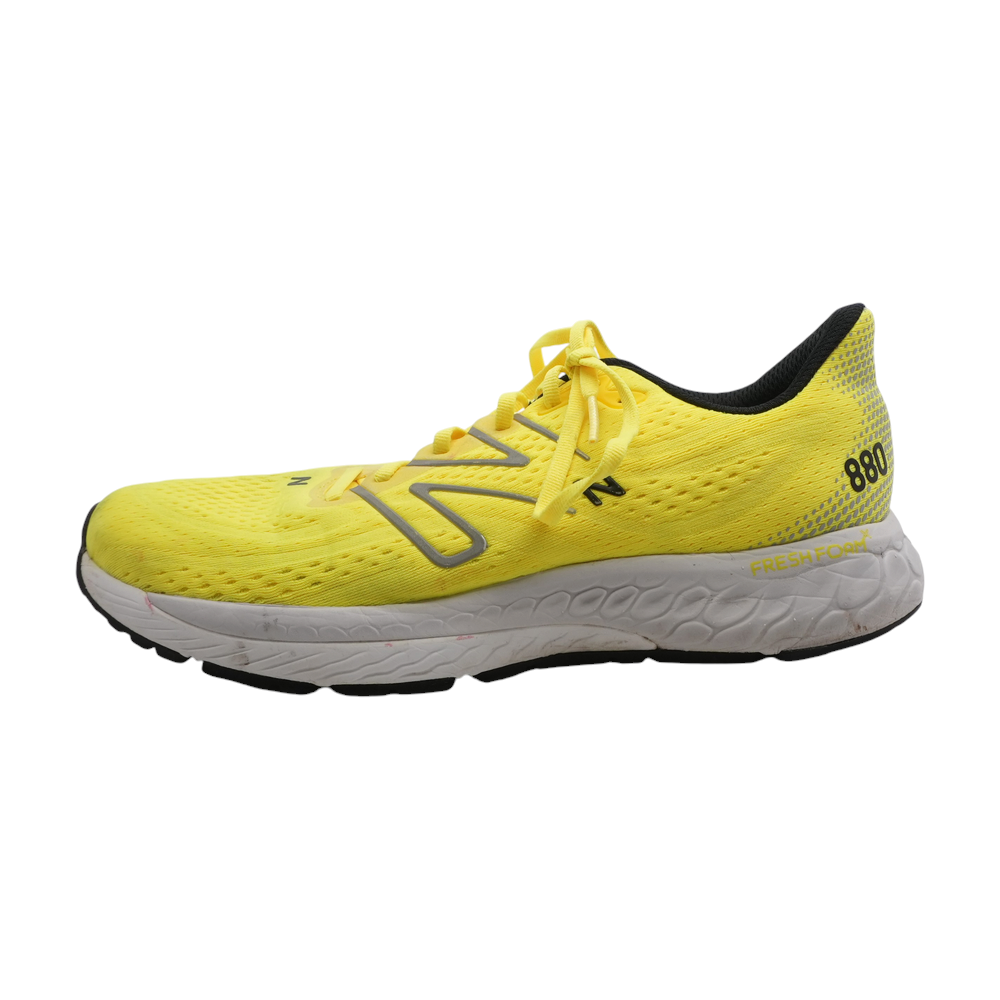 880 Low-Top Athletic Shoes