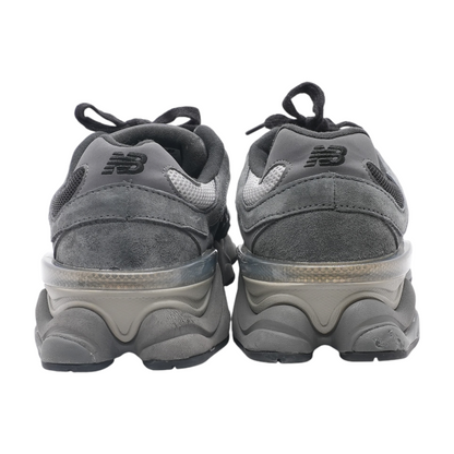 9060 Low-Top Athletic Shoes