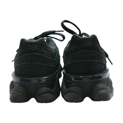 9060 Low-Top Athletic Shoes