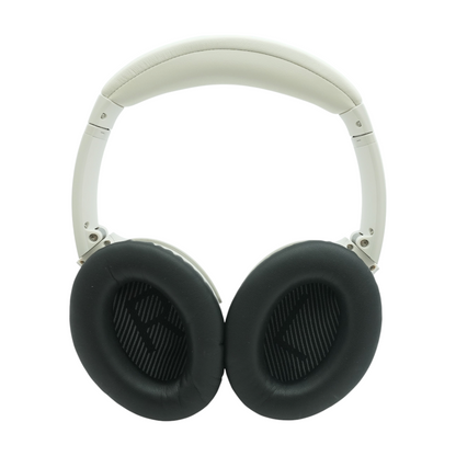 White QuietComfort Noise Cancelling Headphones