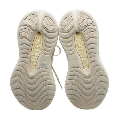 Gel Kinsei Max Beige Low Top Athletic Shoes