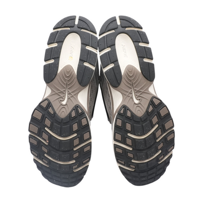 V5 RNR Low-Top Athletic Shoes
