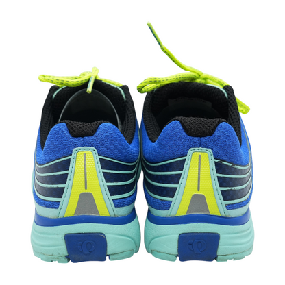 Low-Top Athletic Shoes