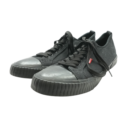 Black Low-Top Athletic Shoes