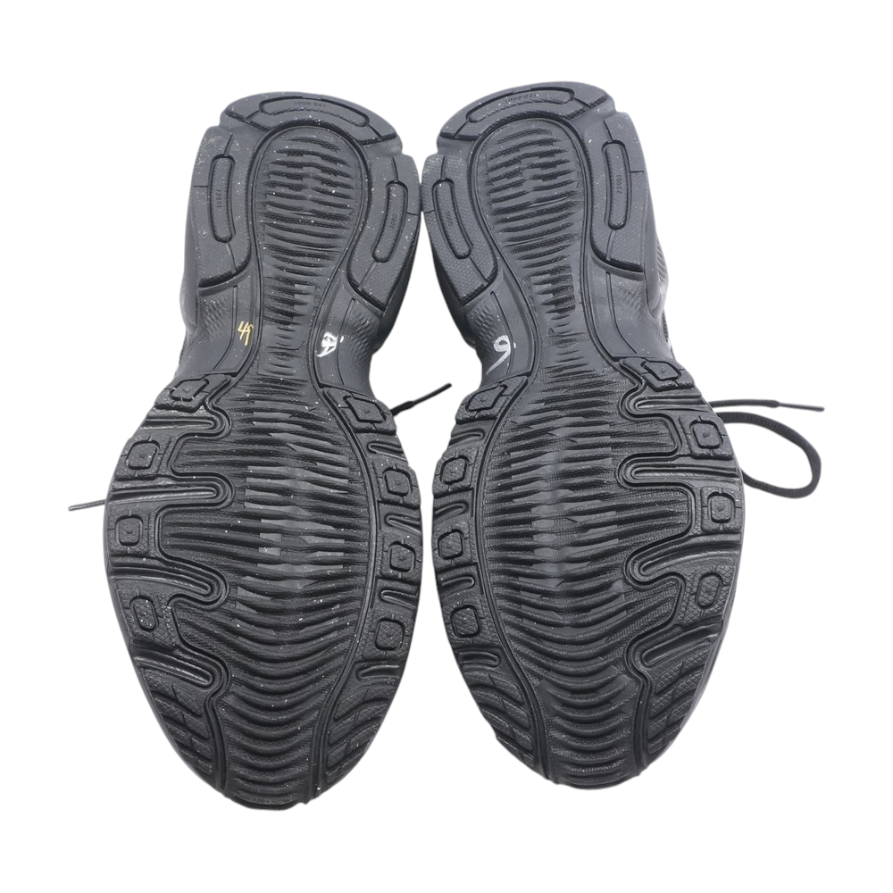 Air Max Fire Low-Top Athletic Shoes