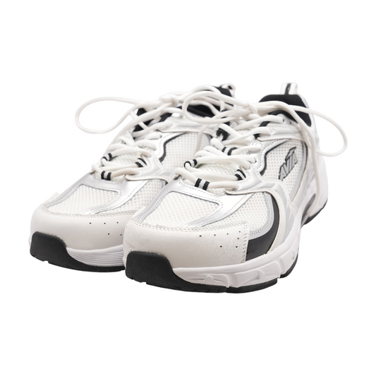 5000 Low-Top Athletic Shoes