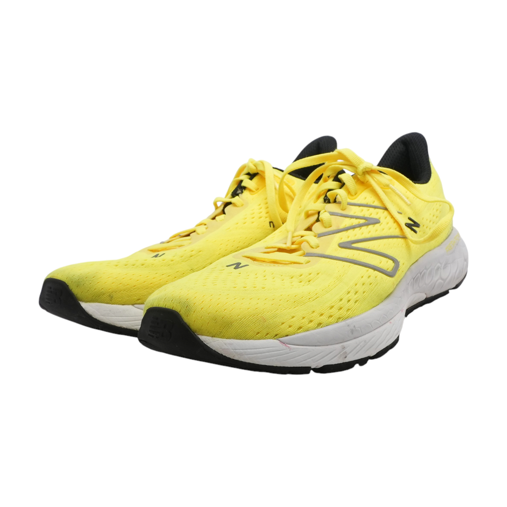 880 Low-Top Athletic Shoes
