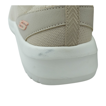 Low-Top Athletic Shoes