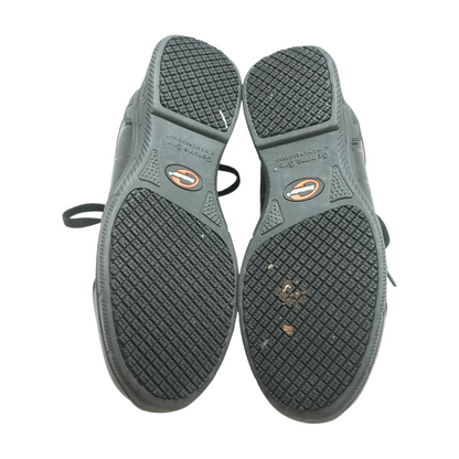 Black Low-Top Athletic Shoes