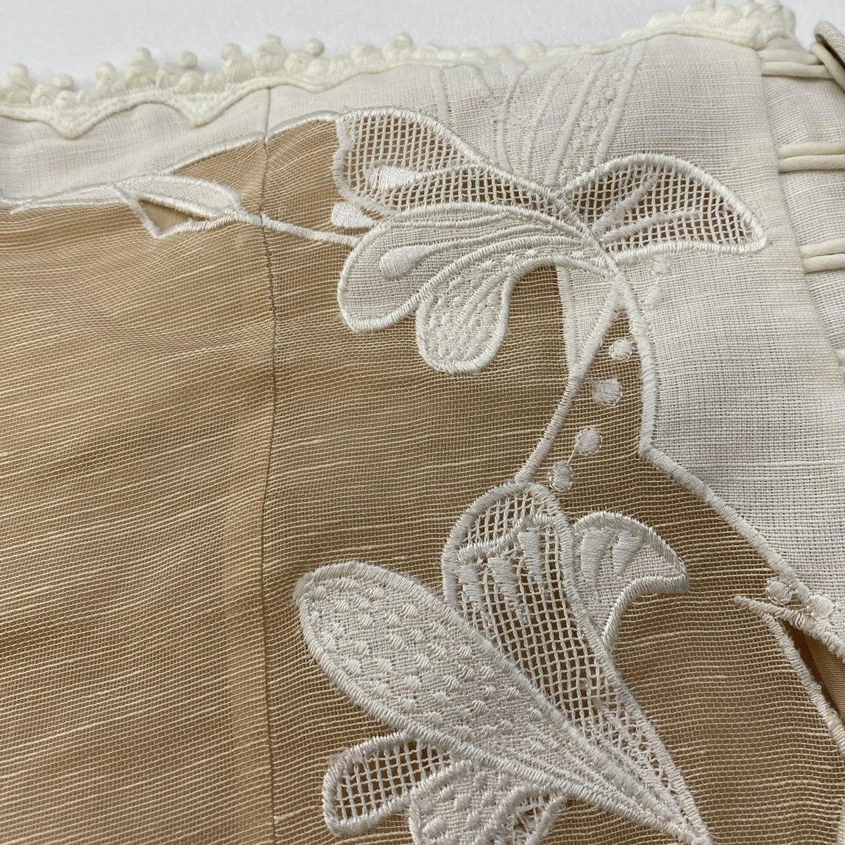 Zimmermann Corsage Lily Embroidered High-Waist Shorts – Image 3