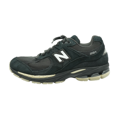 2002R Low-Top Athletic Shoes