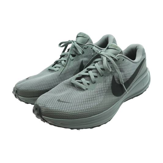 Revolution 8 Low-Top Athletic Shoes