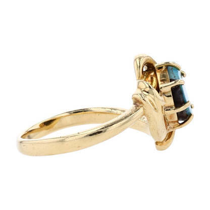 18K Yellow Gold Opal Fashion Ring