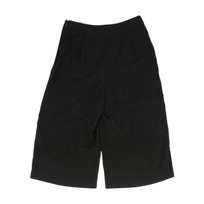 Black Solid Capri Pants