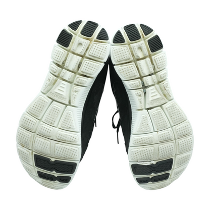 Low-Top Athletic Shoes