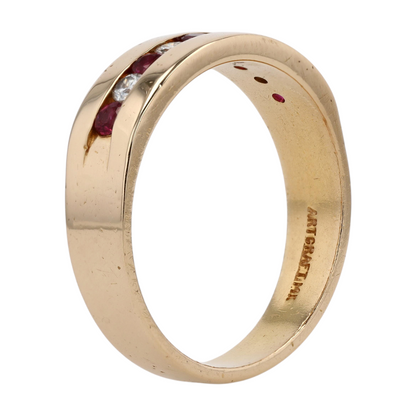 1/10 ctw 14K Yellow Gold Diamond Band