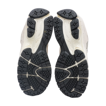 2002R Low-Top Athletic Shoes