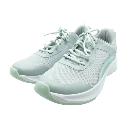 Low-Top Athletic Shoes