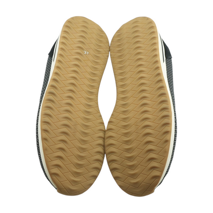 Run 70s Low-Top Athletic Shoes