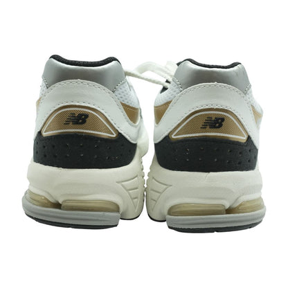2002R White Athletic Shoes