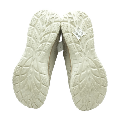 Low-Top Athletic Shoes