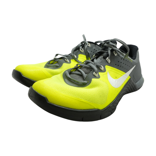 Metcon 2 Flywire Low-Top Athletic Shoes