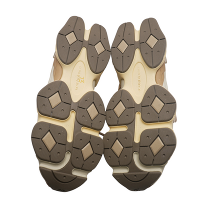 9060 Low-Top Athletic Shoes