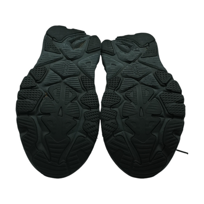 Arahi 8 Low-Top Athletic Shoes