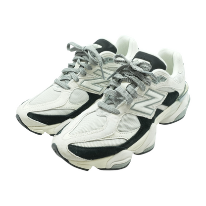 9060 Low-Top Athletic Shoes
