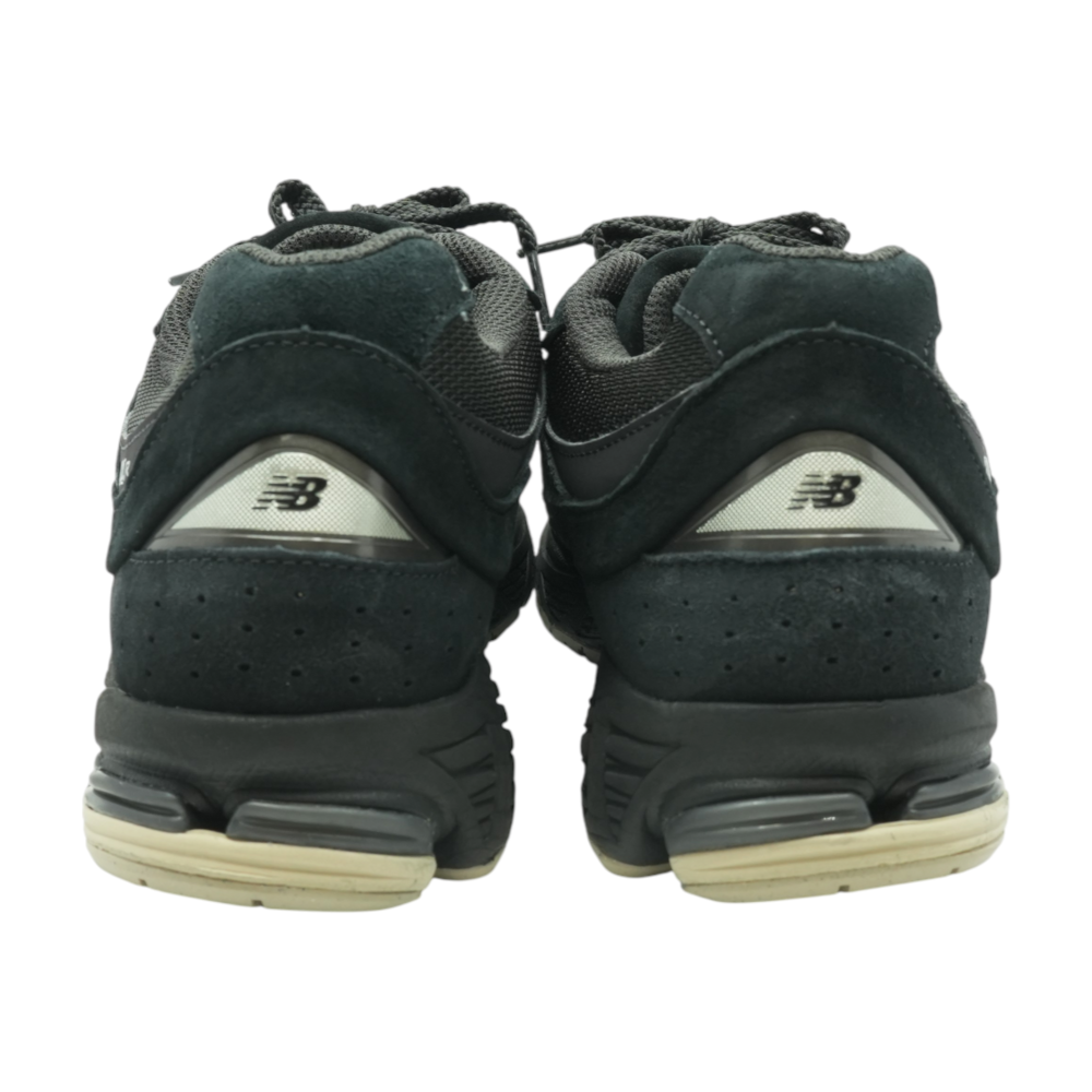 2002R Low-Top Athletic Shoes