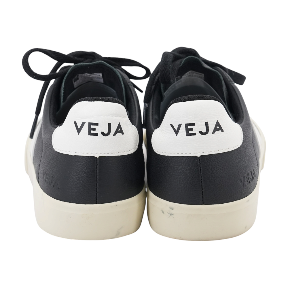 Black Low-Top Athletic Shoes