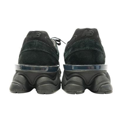 9060 Low-Top Athletic Shoes