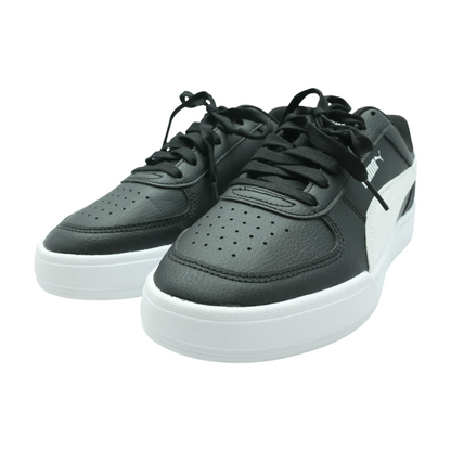 Black Low-Top Athletic Shoes