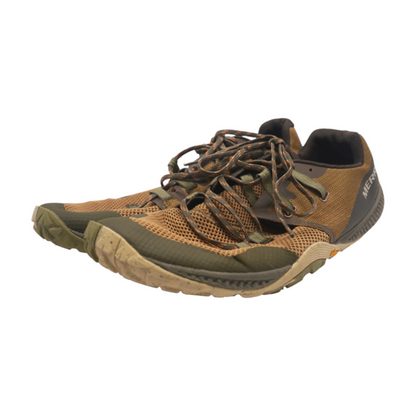 Fly Strike Low-Top Athletic Shoes