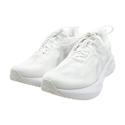 NOVABLAST 5 Low-Top Athletic Shoes