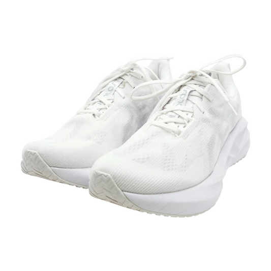 NOVABLAST 5 Low-Top Athletic Shoes