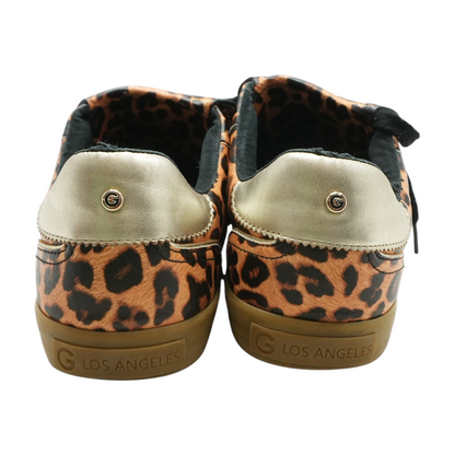 Low-Top Athletic Shoes