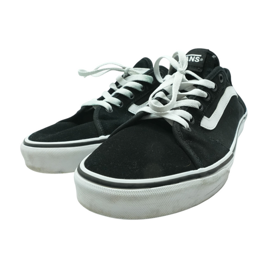 Black Low-Top Athletic Shoes