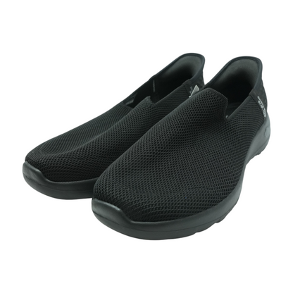 Low-Top Athletic Shoes