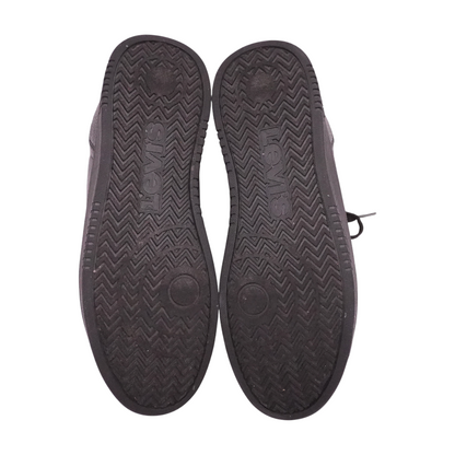 Black Low-Top Athletic Shoes