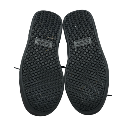 Black Low-Top Athletic Shoes