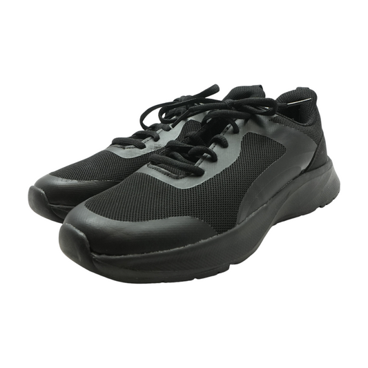Black Low-Top Athletic Shoes