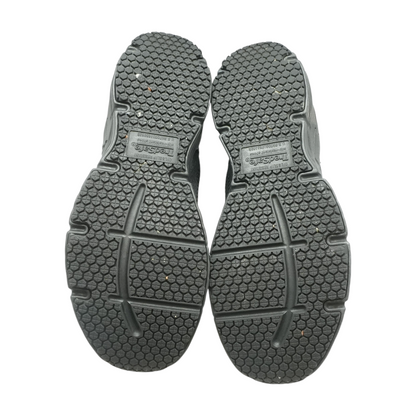 Black Low-Top Athletic Shoes