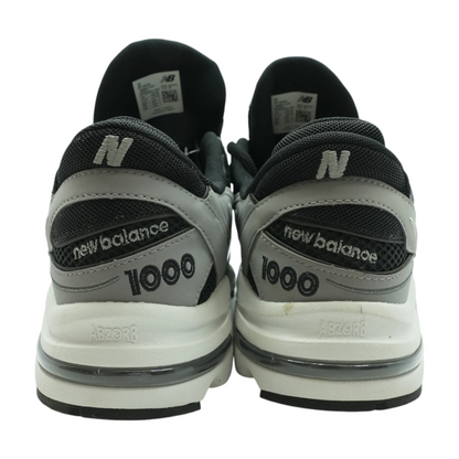 Black Low-Top Athletic Shoes