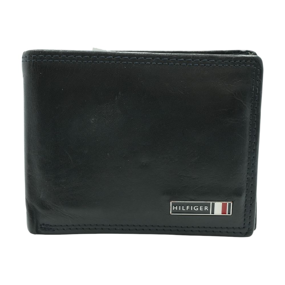 Black Bifold Wallet – Unclaimed Baggage