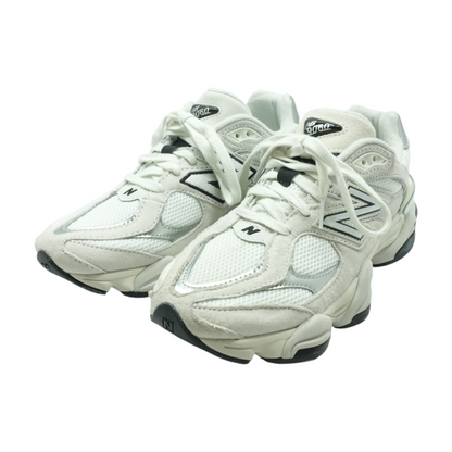 9060 Low-Top Athletic Shoes