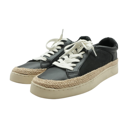 Black Low-Top Athletic Shoes