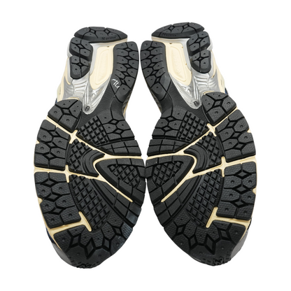 1906R Low-Top Athletic Shoes