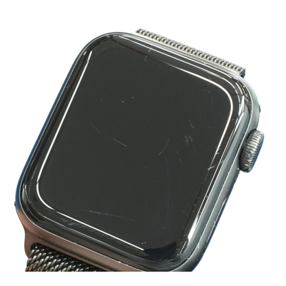 40mm Series SE Space Gray Smartwatch Gray Band M/L