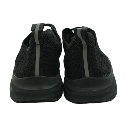 Black Low-Top Athletic Shoes